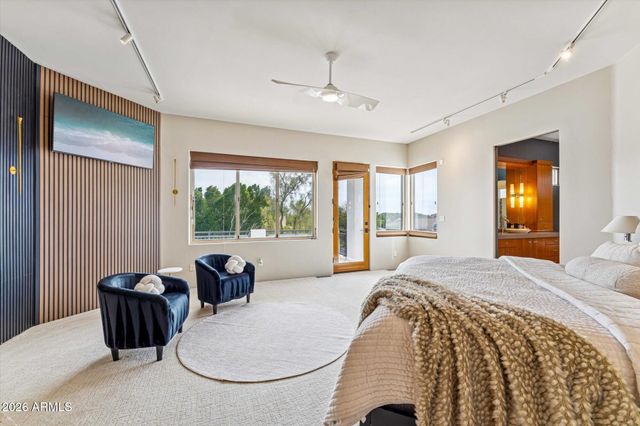 12233 S RUNNING BEAR Court, Phoenix, AZ 85044