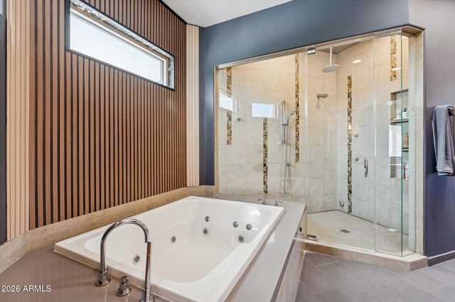 12233 S RUNNING BEAR Court, Phoenix, AZ 85044