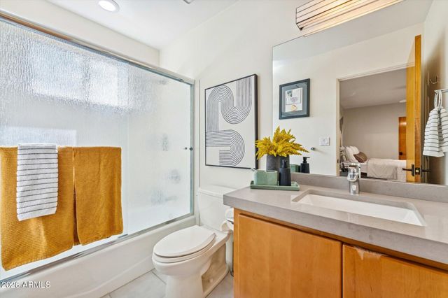 12233 S RUNNING BEAR Court, Phoenix, AZ 85044