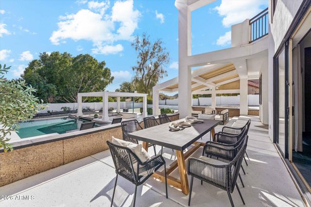 12233 S RUNNING BEAR Court, Phoenix, AZ 85044