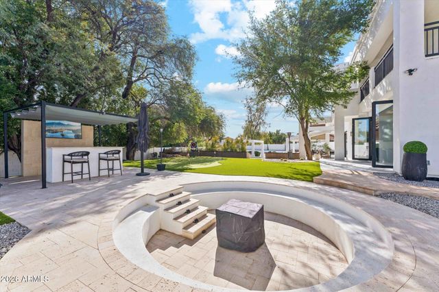 12233 S RUNNING BEAR Court, Phoenix, AZ 85044