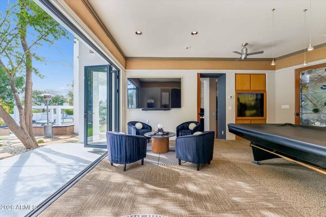 12233 S RUNNING BEAR Court, Phoenix, AZ 85044