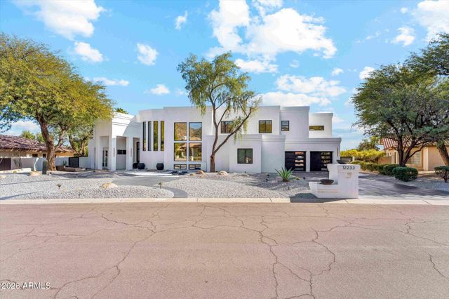 12233 S RUNNING BEAR Court, Phoenix, AZ 85044