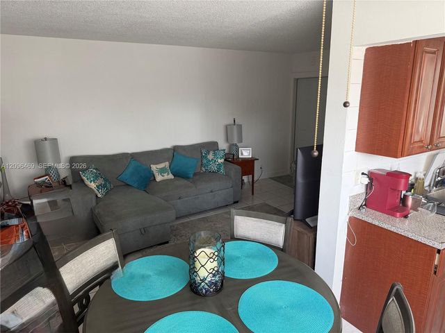 1100 NE 1st Court 118, Hallandale Beach, FL 33009