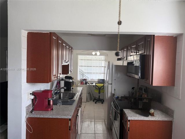 1100 NE 1st Court 118, Hallandale Beach, FL 33009