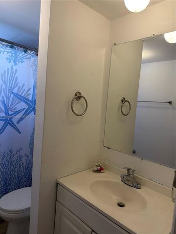 1100 NE 1st Court 118, Hallandale Beach, FL 33009