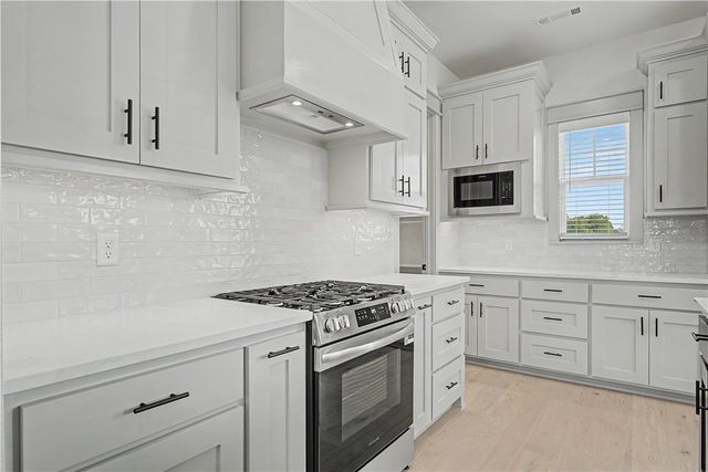 6705 SW Basswood Avenue, Bentonville, AR 72713