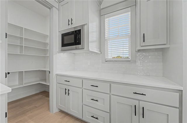 6705 SW Basswood Avenue, Bentonville, AR 72713