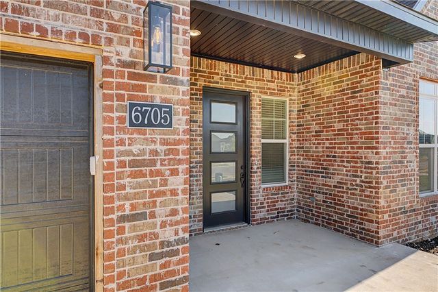 6705 SW Basswood Avenue, Bentonville, AR 72713