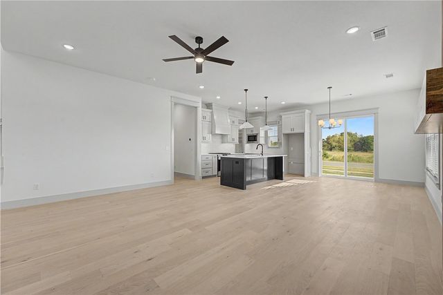 6705 SW Basswood Avenue, Bentonville, AR 72713