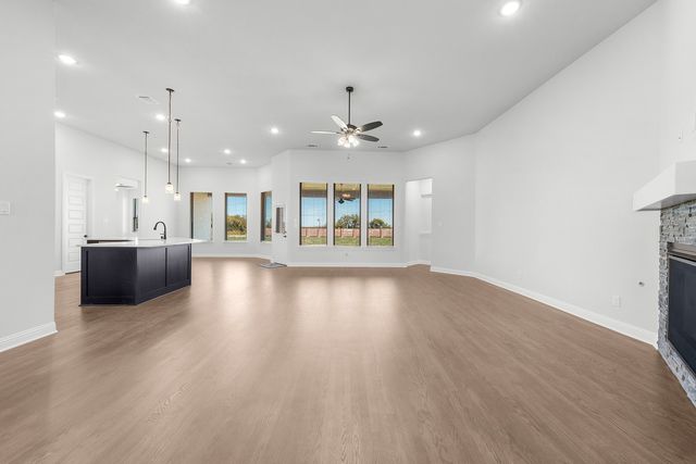132 Liv Meadow, Waxahachie, TX 75165