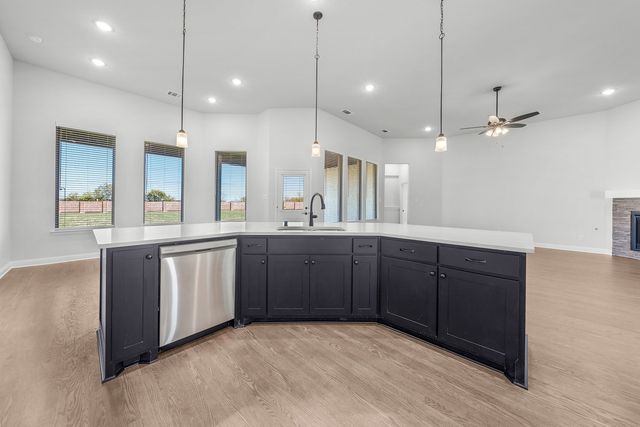 132 Liv Meadow, Waxahachie, TX 75165