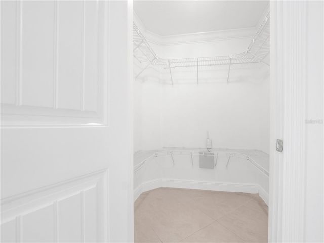 3122 W CREST AVENUE, Tampa, FL 33614