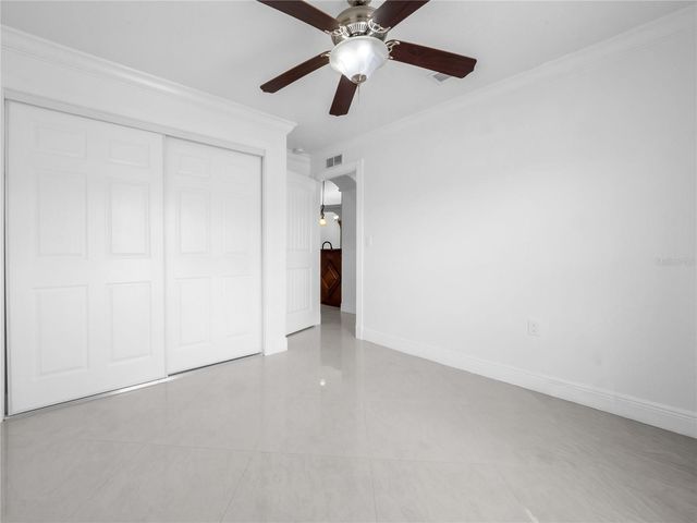 3122 W CREST AVENUE, Tampa, FL 33614