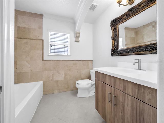 3122 W CREST AVENUE, Tampa, FL 33614