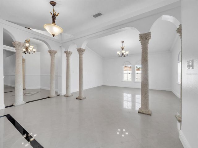 3122 W CREST AVENUE, Tampa, FL 33614