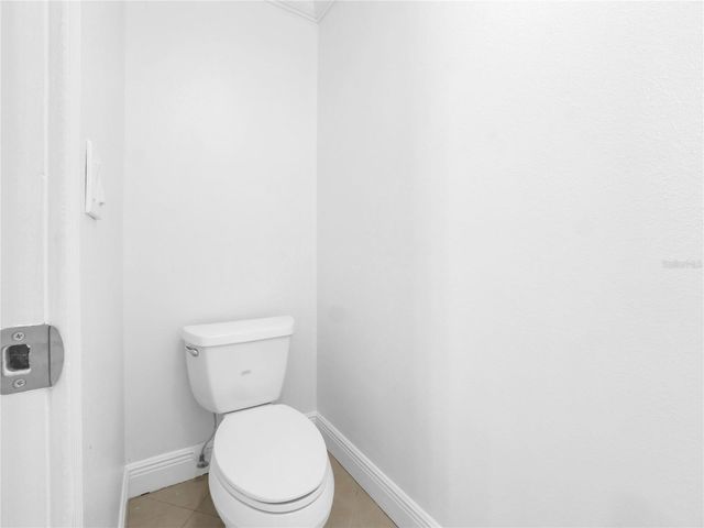 3122 W CREST AVENUE, Tampa, FL 33614