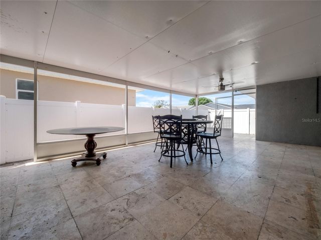 3122 W CREST AVENUE, Tampa, FL 33614