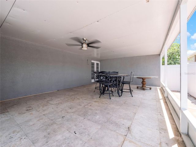 3122 W CREST AVENUE, Tampa, FL 33614
