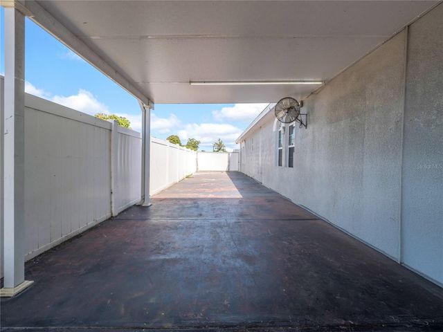 3122 W CREST AVENUE, Tampa, FL 33614