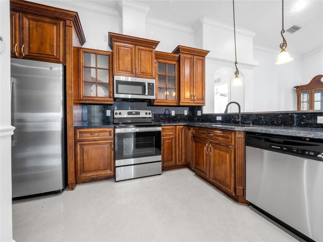 3122 W CREST AVENUE, Tampa, FL 33614