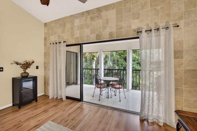 1103 Duncan Circle 202, Palm Beach Gardens, FL 33418