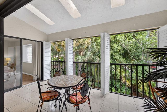 1103 Duncan Circle 202, Palm Beach Gardens, FL 33418