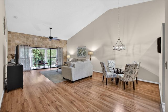 1103 Duncan Circle 202, Palm Beach Gardens, FL 33418