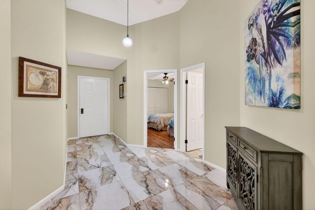 1103 Duncan Circle 202, Palm Beach Gardens, FL 33418