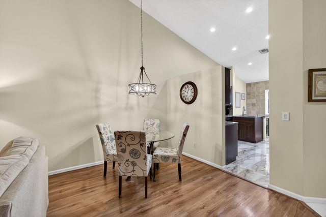 1103 Duncan Circle 202, Palm Beach Gardens, FL 33418