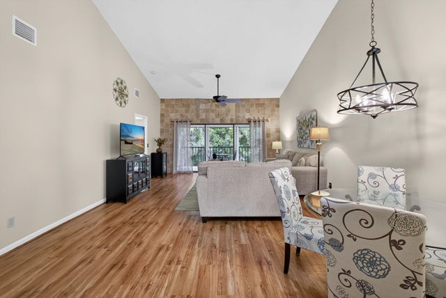 1103 Duncan Circle 202, Palm Beach Gardens, FL 33418