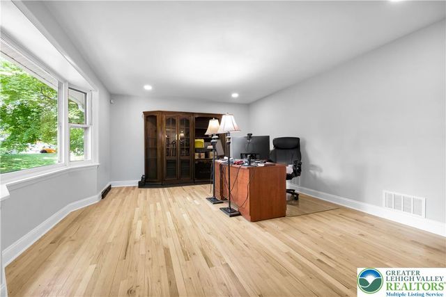 2011 Greenwood Road, Allentown City, PA 18103