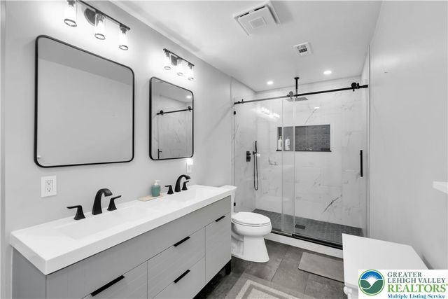 2011 Greenwood Road, Allentown City, PA 18103