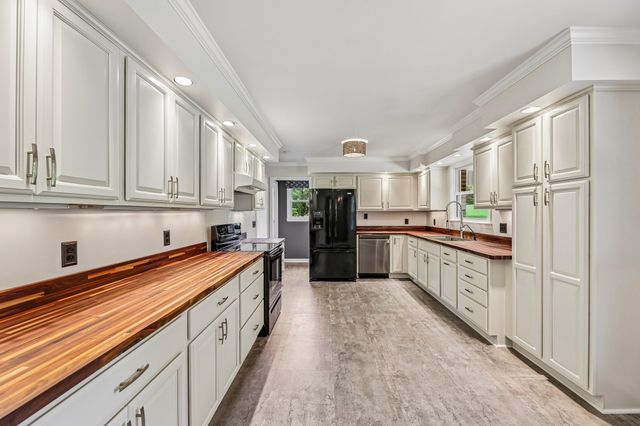 1205 Madison Creek Rd, Goodlettsville, TN 37072