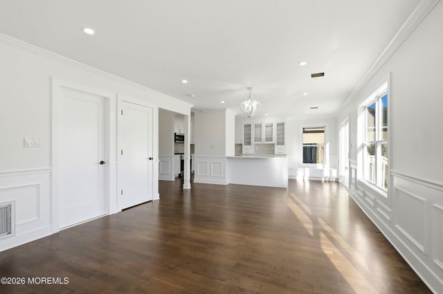 31 Dolphin Circle W, Bayville, NJ 08721