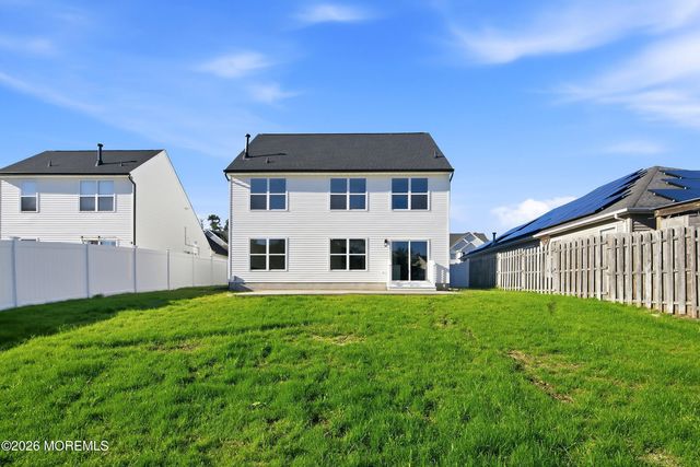 31 Dolphin Circle W, Bayville, NJ 08721