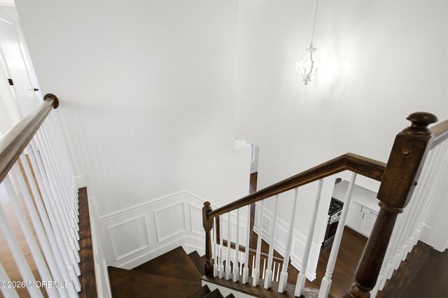 31 Dolphin Circle W, Bayville, NJ 08721