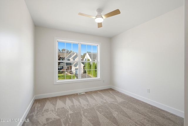 31 Dolphin Circle W, Bayville, NJ 08721