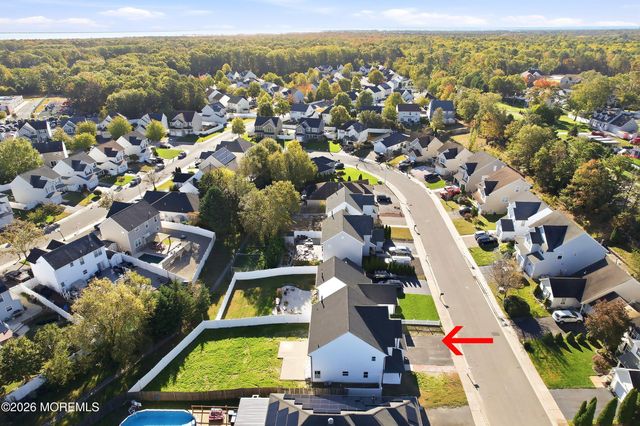 31 Dolphin Circle W, Bayville, NJ 08721