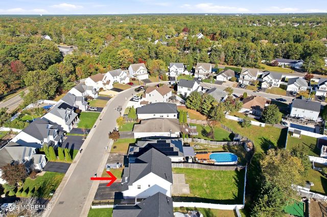 31 Dolphin Circle W, Bayville, NJ 08721