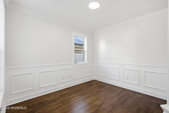 31 Dolphin Circle W, Bayville, NJ 08721