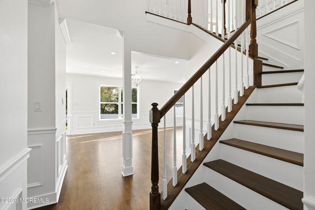 31 Dolphin Circle W, Bayville, NJ 08721
