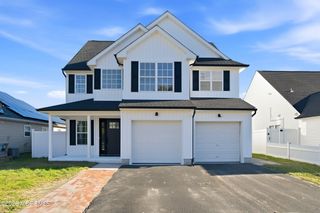 31 Dolphin Circle W, Bayville, NJ 08721
