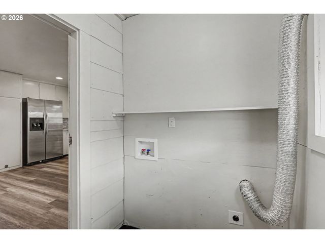 130 DENVER St, Albany, OR 97321