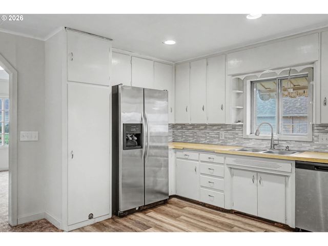 130 DENVER St, Albany, OR 97321