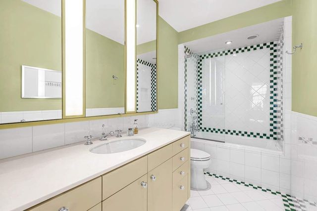 19 E 92nd Street, New York City, NY 10128