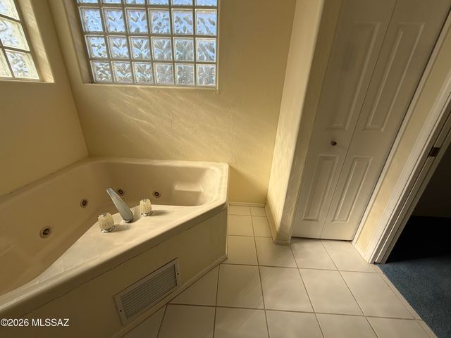 3777 N Camino Leamaria, Tucson, AZ 85716