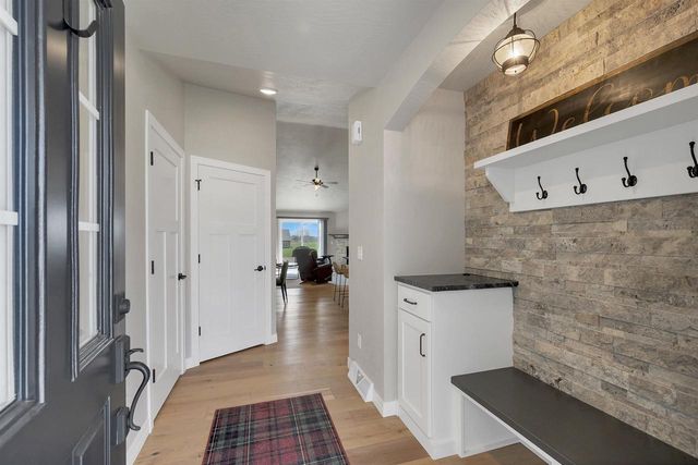 829 SHARON LANE, Pulaski, WI 54162
