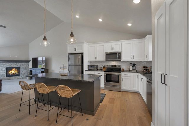 829 SHARON LANE, Pulaski, WI 54162