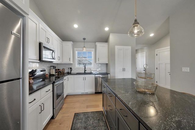 829 SHARON LANE, Pulaski, WI 54162